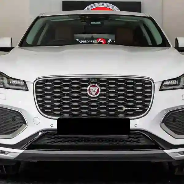 Jaguar F-Pace Car